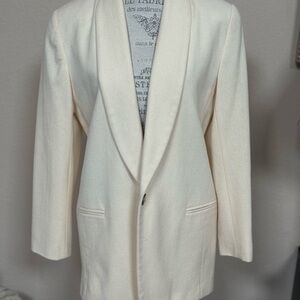 Vintage Ivory shoulder padded Elegant Cream wool Blazer